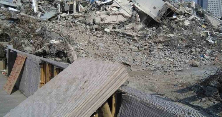 壊された古い住居