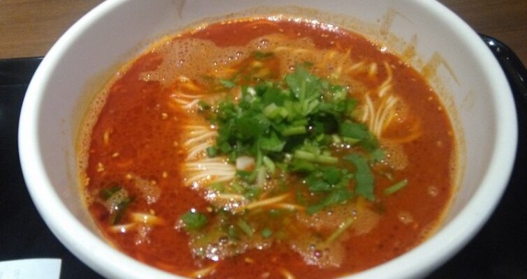香港系の担担湯拉麺