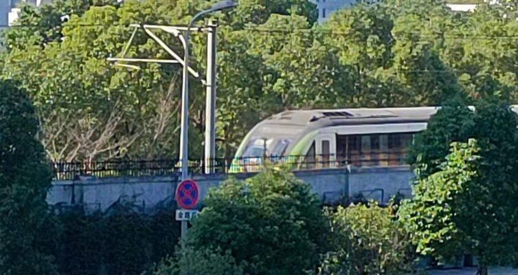 上海地下鉄2号線の車庫の車両