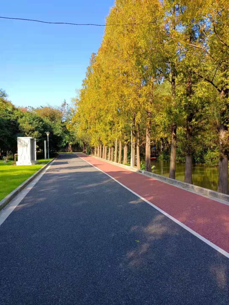 長寧緑道のトイレ（左側）