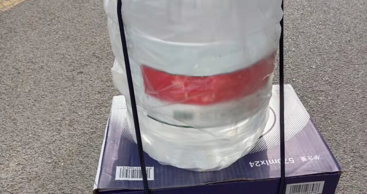 飲料水のタンクと箱買い