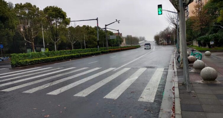 外界は空いていた