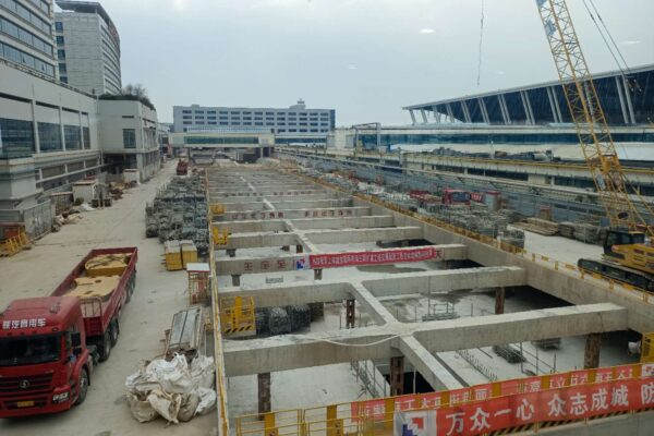建設中の連絡鉄道の駅